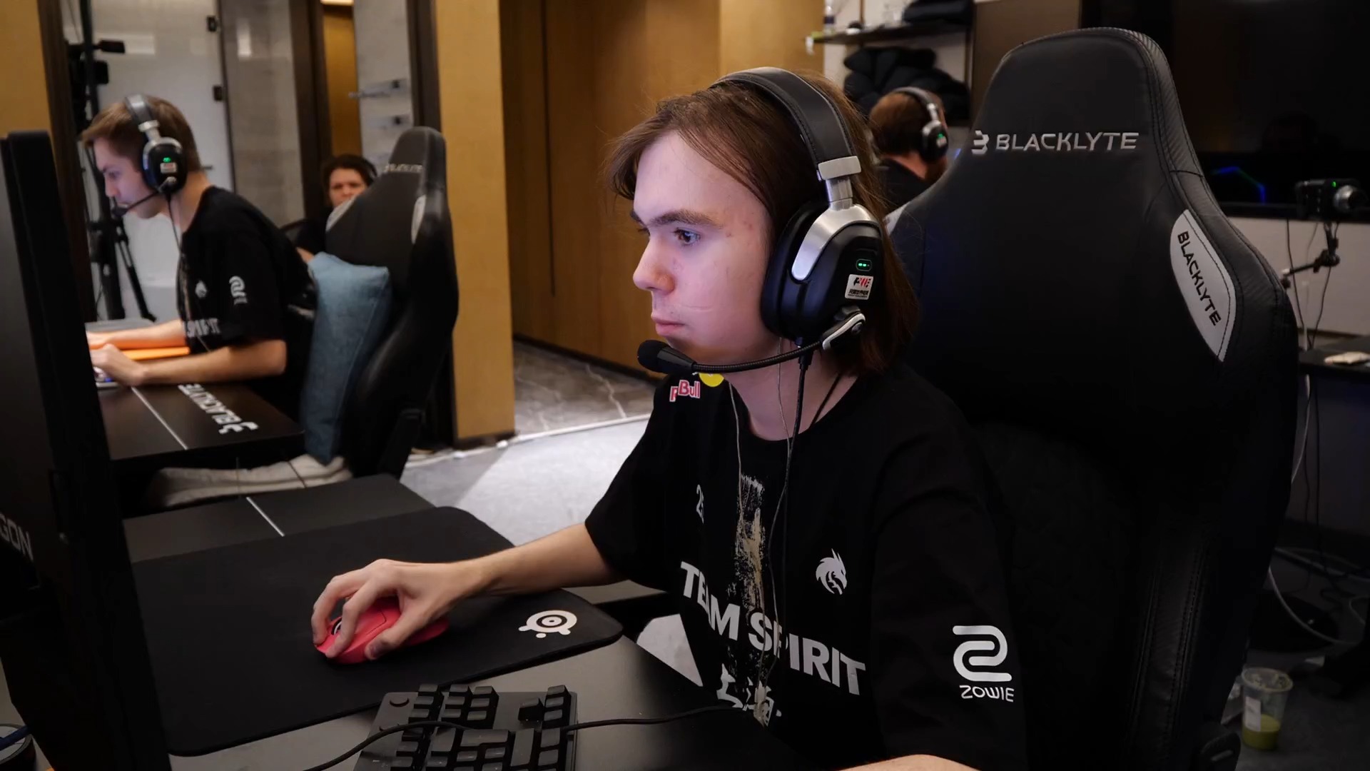 表现稳定 表现稳定