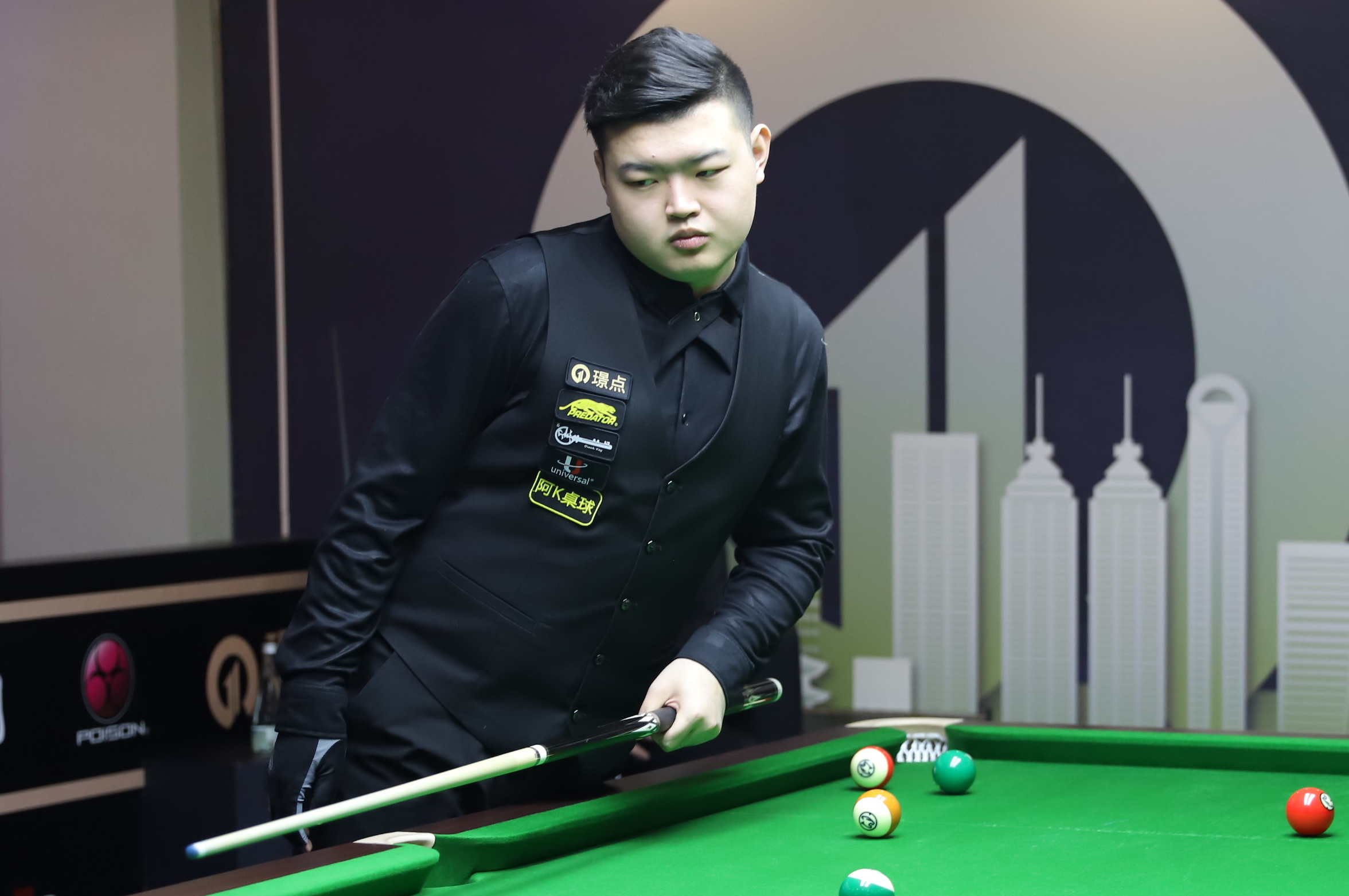 衣室为他庆 衣室为他庆